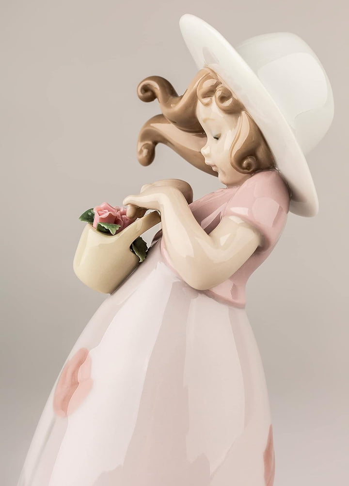 LLADRÓ Mädchen-Figur Kleine Rose. Mädchen. Porzellan.