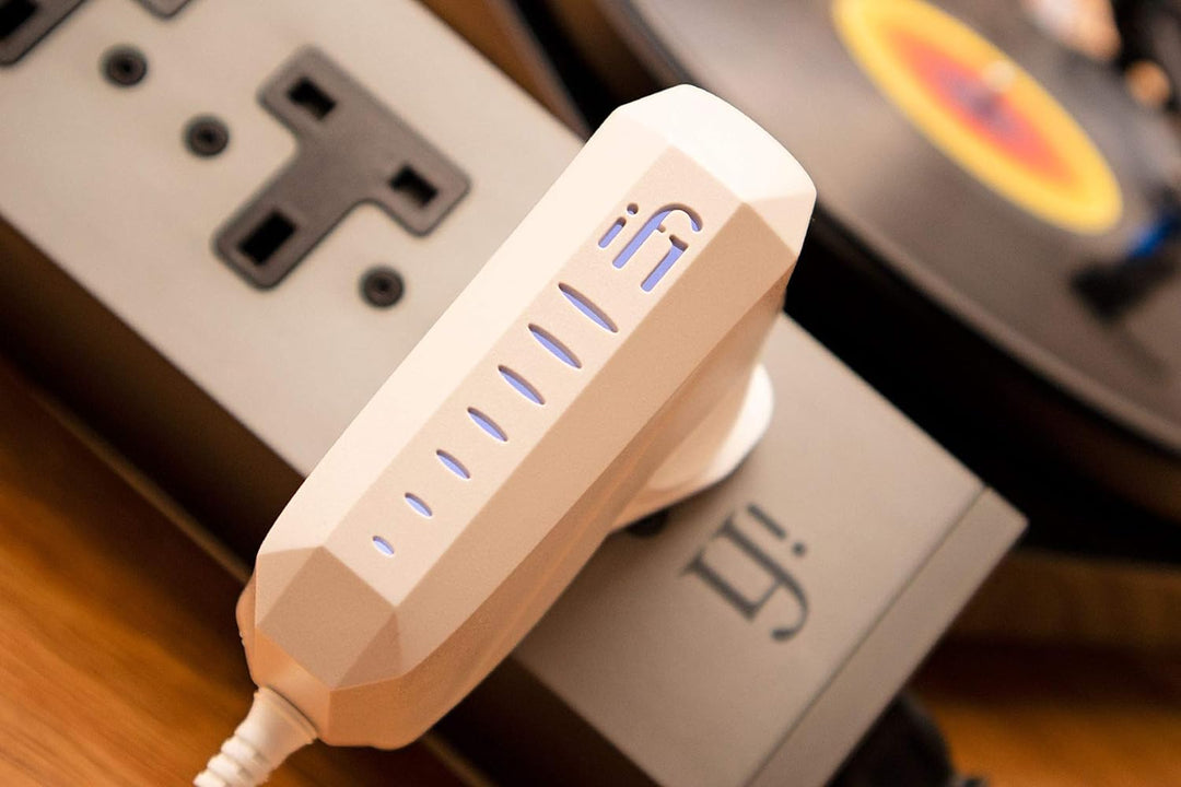 IFI iPower X Low Noise Power Supply AC/DC Adapter - Aktualisieren Sie Ihre Audio/Video/Elektronik (1