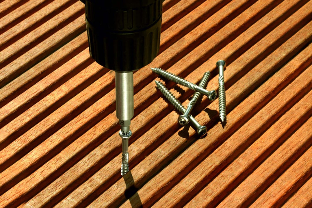 Connex Terrassenschrauben 5,0 x 50 mm - 100 Stück - Mit Bohrspitze & Schneidkerbe - Senkkopf - TX-An