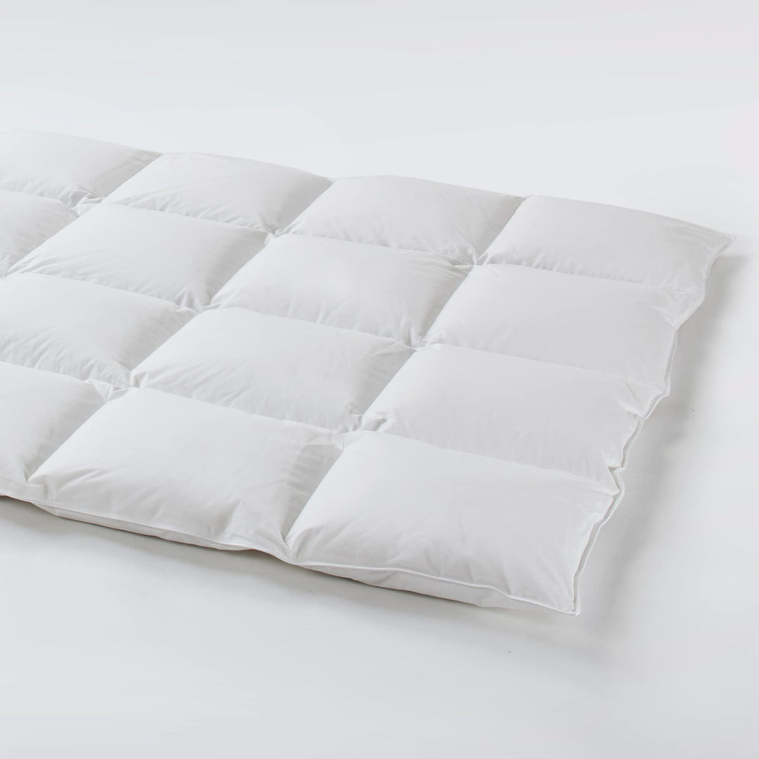 Daunenfee – Winter Cassettendecke 200x200 cm, Daunen & Federn – 4x4 Karos, 2cm Stege – Handarbeit Ma