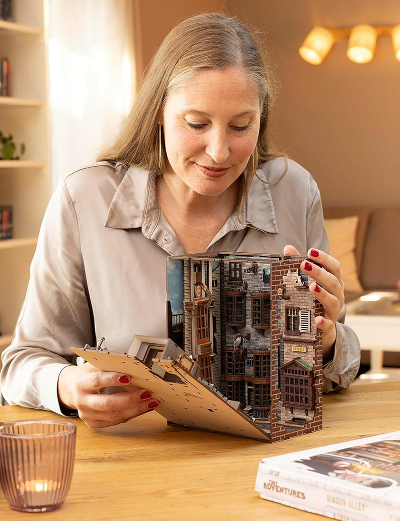 Revell Modellbausatz Tiny Adventures I Diagon Alley Harry Potter I 3D Miniaturhaus I DIY Book Nook H