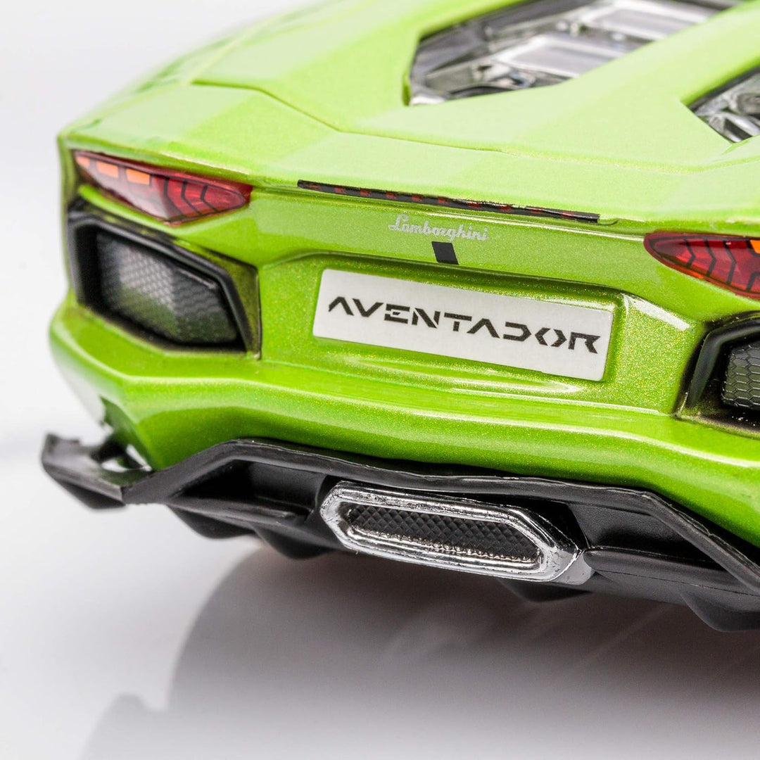 Maistro M39124 Lamborghini 1:24 Aventador LP 700-4 Roadster KIT, Assorted Colours, Farben Können Var