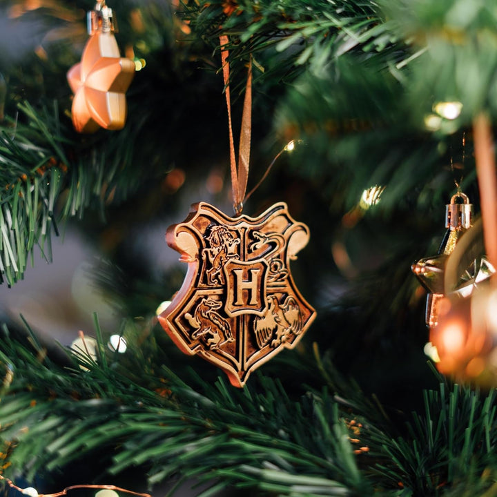 Grupo Erik Christbaumschmuck Figuren Set Goldener Golden Snitch Nimbus 2000 und Hogwarts Wappen 3 We