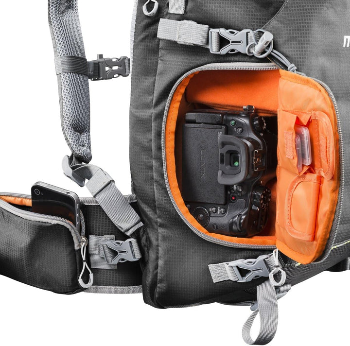 Mantona 20586 ElementsPro 30 Outdoor Rucksack (inkl. abnehmbarem Hüftgurt und Regenhülle, geeignet f