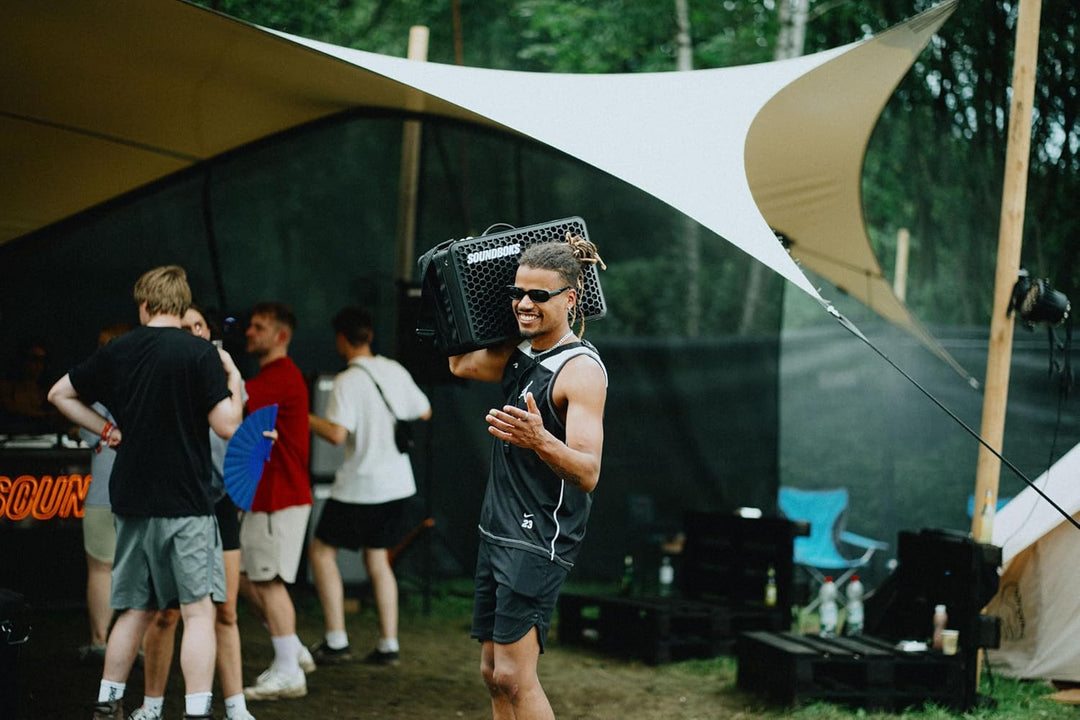 SOUNDBOKS Go – Tragbarer Bluetooth-Lautsprecher – USB-C-Aufladung Akku – Kompakter Performance-Lauts