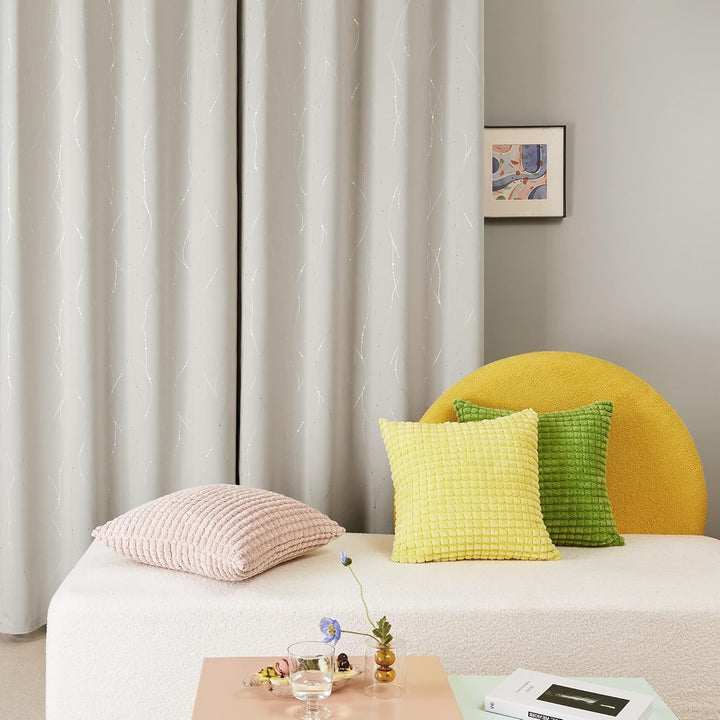Deconovo Verdunkelungsvorhänge mit Ösen Blickdichte Gardinen Wohnzimmer Thermogardinen Winter, 245x1