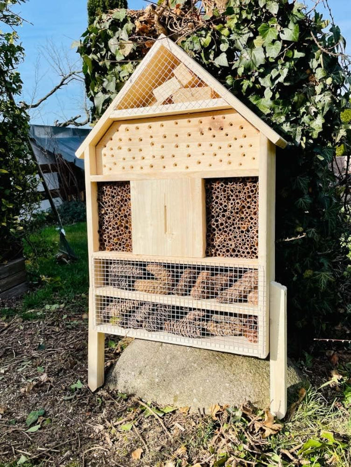 DARLUX massives handgefertigtes XL Insektenhotel aus Holz mit Standfuss 97 x 56 x 12 cm (HxBxT) Wild