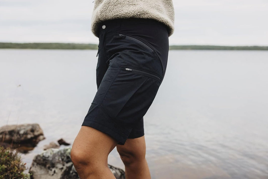 Lundhags Makke II Shorts Damen schwarz 2022 Hose kurz 44 Schwarz, 44 Schwarz