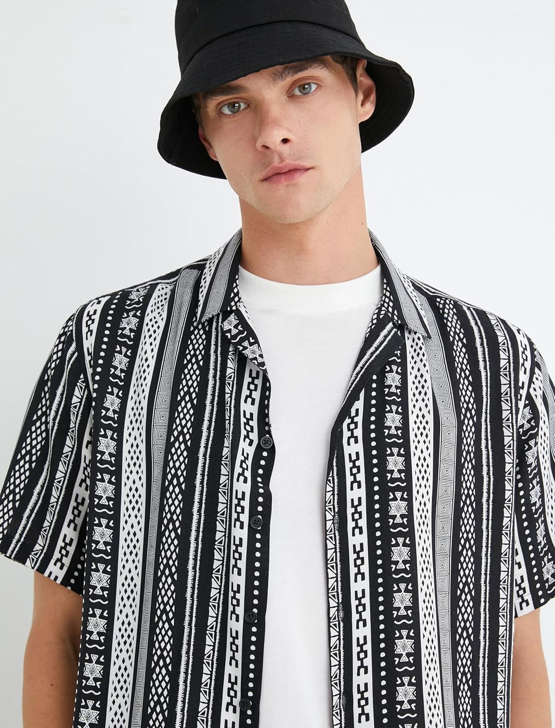 Koton Herren Short Sleeve Shirt Turndown Neck Ethnic Print Detailed Hemd S Schwarzes Muster (9d9), S