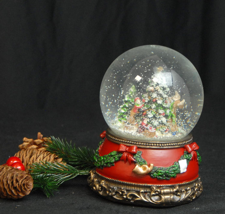 Schneekugel Christbaum schmücken * auf Sockel nostalgische Weihnachten mit Geschenke mit Spieluhr -