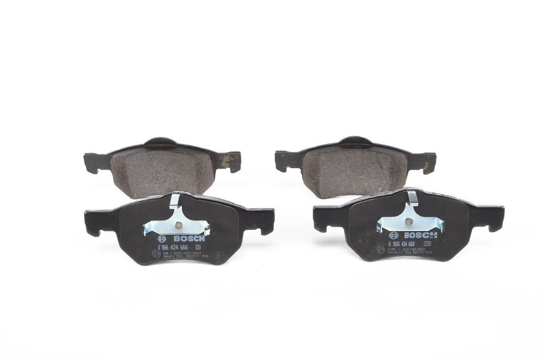 Bosch BP384 Bremsbeläge - Vorderachse - ECE-R90 Zertifizierung - vier Bremsbeläge pro Set