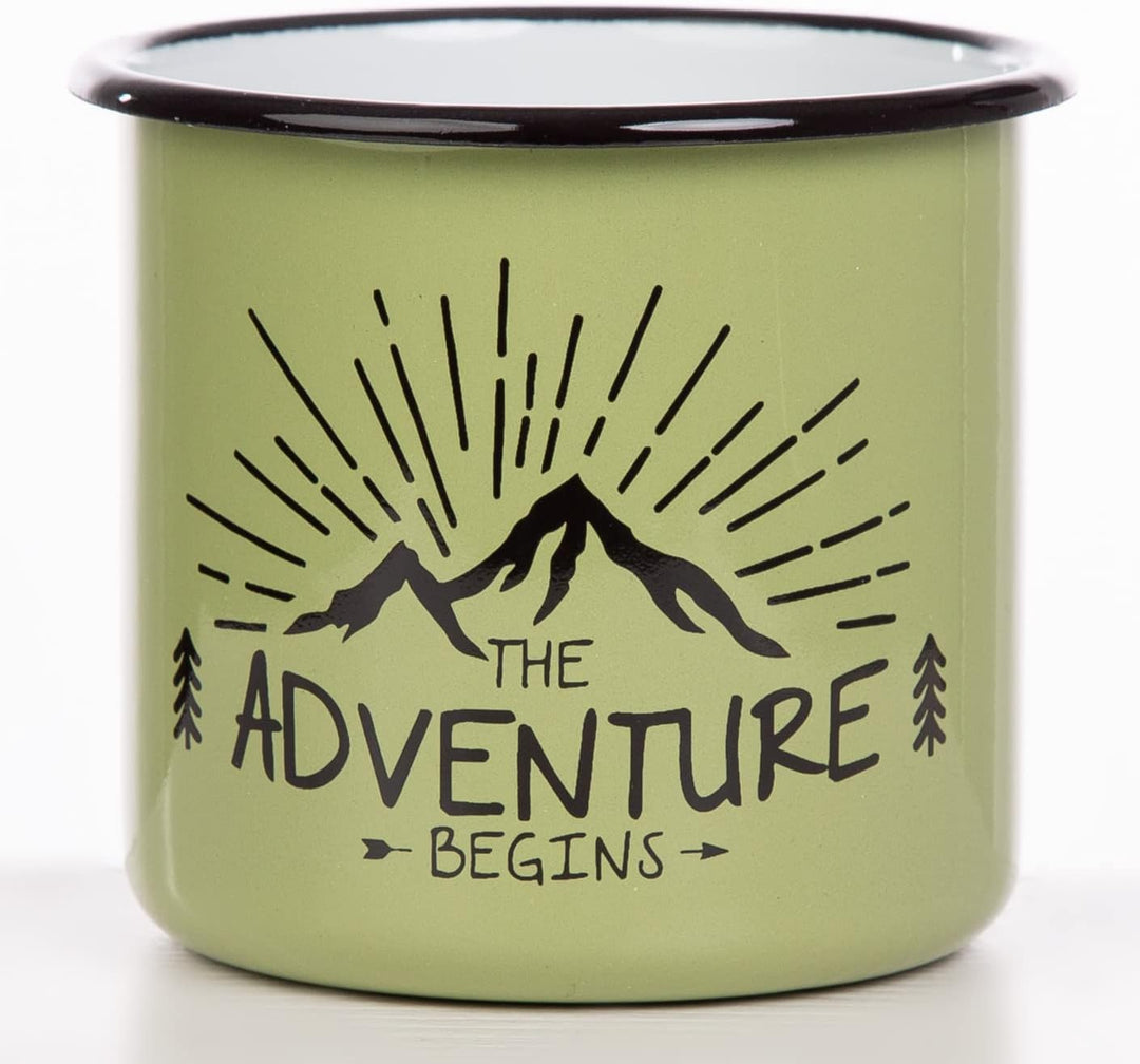 MUGSY Emaille Tasse mit Spruch The Adventure Begins, 330 ml, Camping Tasse, Camping Ausrüstung, Retr