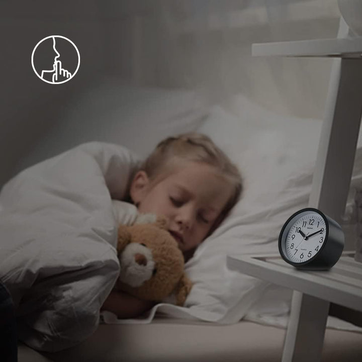 Eachui Wecker Analog Ohne Ticken mit Schlummerfunktion, Nachtlicht, Batteriebetrieben, Geräuschlos,