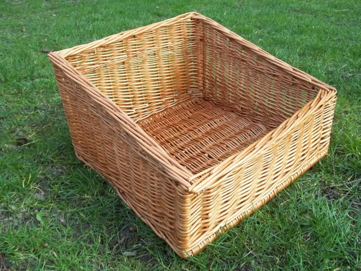 Thekenkorb, Auslagekorb, Buffetkorb, Präsentkorb aus Weide Gr.2