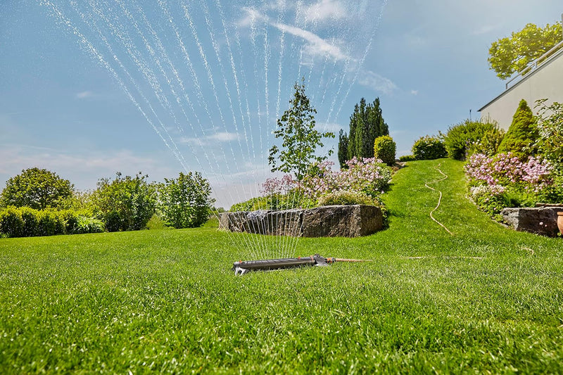 Gardena Viereckregner AquaZoom L: Regner zur Bewässerung von Flächen von 28-350 m², Reichweite 7-21