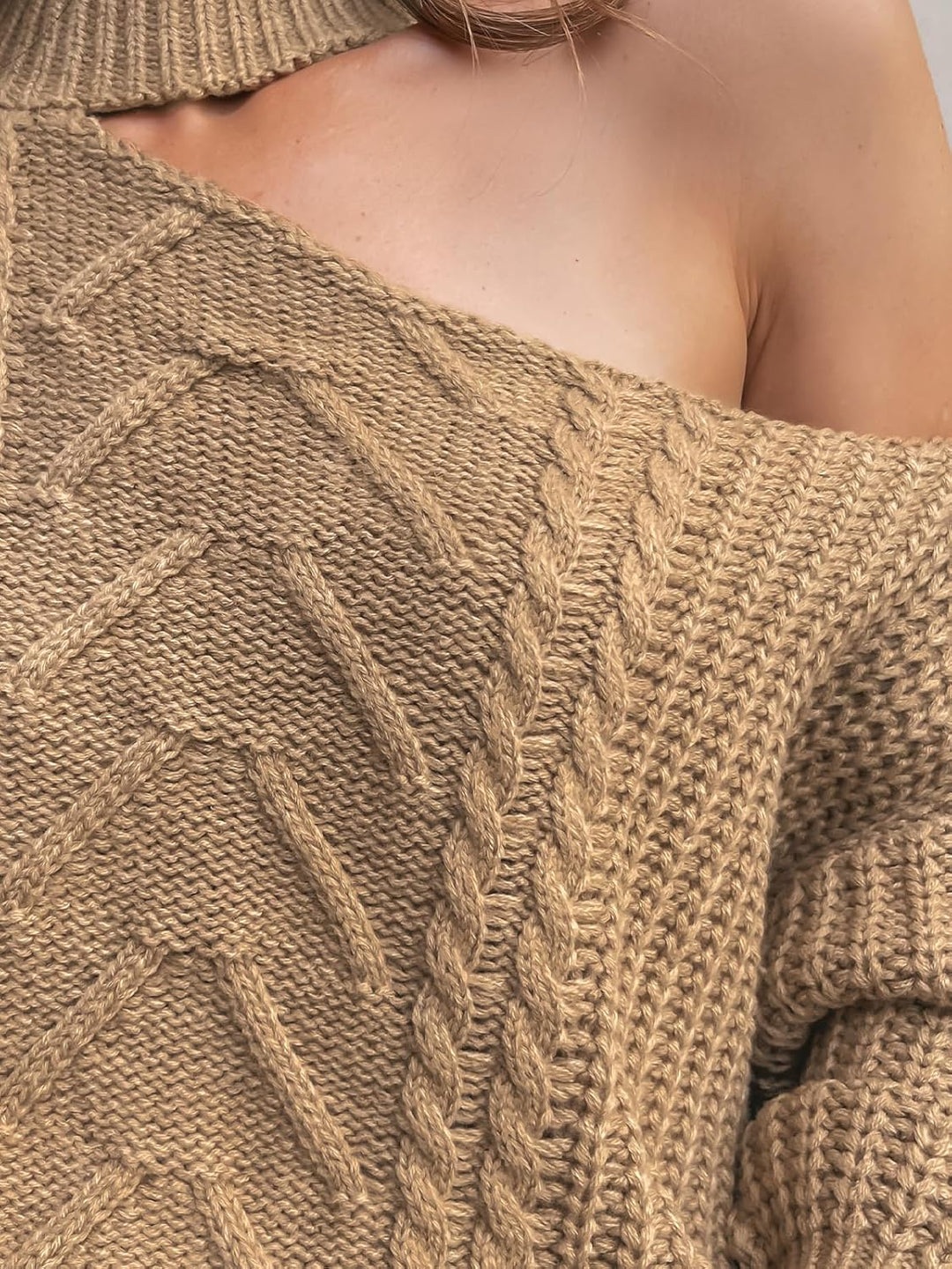 CUPSHE Damen Strickpullover Mock Neck One Shoulder Langarm Zopfmuster Feinstrick Schulterfreier Pull