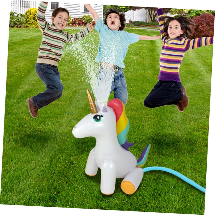 BESTonZON Aufblasbarer Einhorn Wassersprinkler für Outdoor Gartensprinkler Sommerspass Wasserspielze