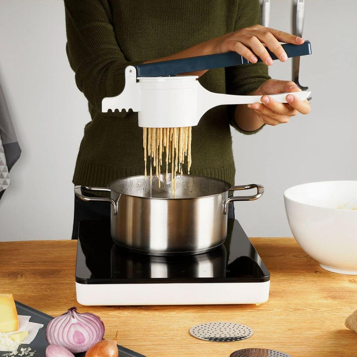 FACKELMANN Spätzlepresse #easyprepare, Kortoffelpresse mit 3 austauschbaren Lochscheiben, Presse mit