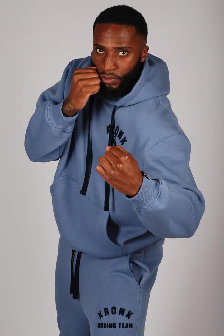 Kronk Detroit Applique Herren Hoodie Regular Fit L Boxteam Steel Blue, L Boxteam Steel Blue