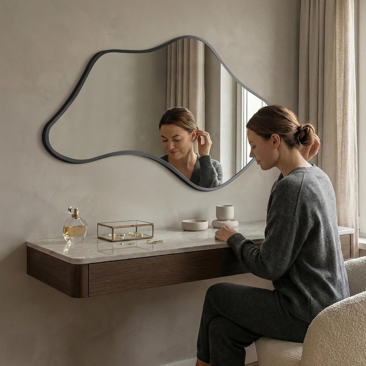 Unregelmässiger Wavy Wandspiegel mit Metallrahmen &amp; Gehärtetem Sicherheitsglas für Badezimmer, Schla