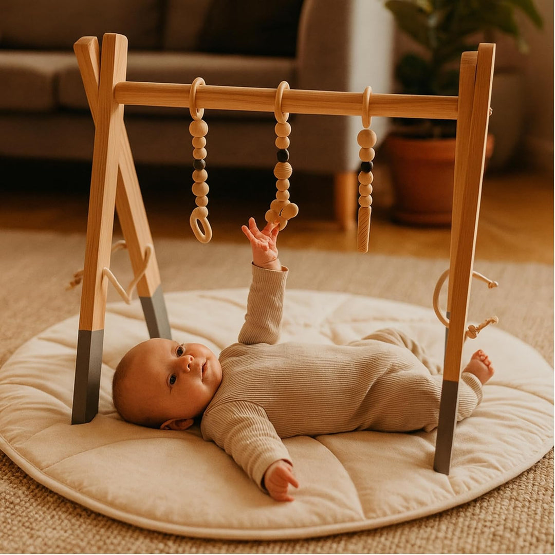 Lemodo Spielbogen Baby aus Kiefernholz Natur – Montessori Spieltrapez klappbar mit 3 Anhängern, leic