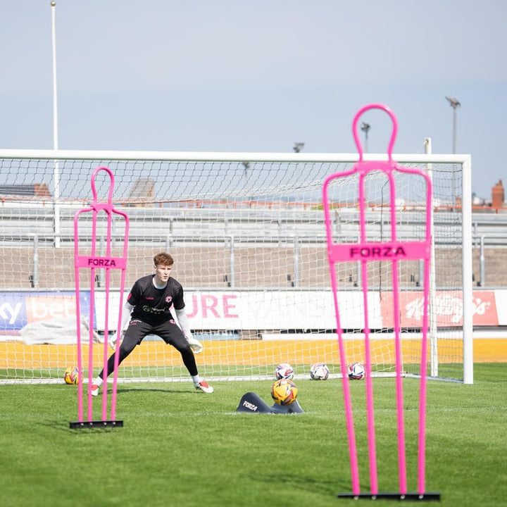 FORZA-Ablenkrampe für Torwarttraining | Robuster Gummiballabweiser – Ideal für Reaktions- und Reflex