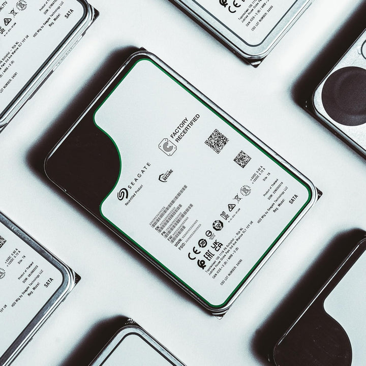 Seagate IronWolf Pro 4 TB ST4000NE001 NAS interne Festplatte, CMR 3,5 Zoll, SATA 6 Gb/s 7.200 U/min,