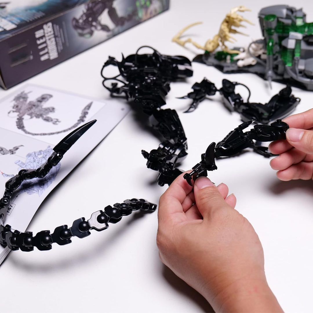 Alien Klemmbaustein-Modellbausatz, bewegliches MOC-Figurenset, 958 Teile