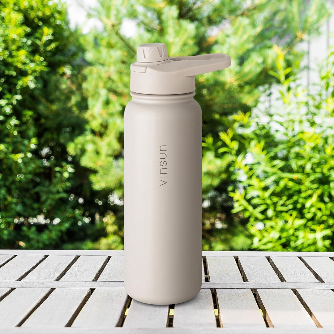 Vinsun Trinkflasche Edelstahl beige 750ml - auslaufsicher, Kohlensäure geeignet, BPA frei - Strohhal