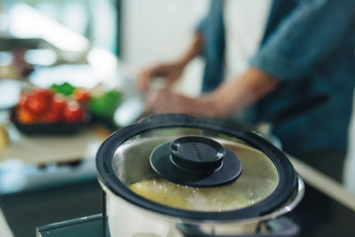 Fiskars Kasserolle mit Deckel, Füllmenge: 3,0 Liter, Für alle Kochfelder geeignet, Rostfreier Stahl/