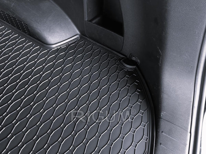 Passgenaue Kofferraumwanne und Gummifussmatten geeignet für Hyundai Santa Fe 5-Sitzer ab 2019 + Gurt