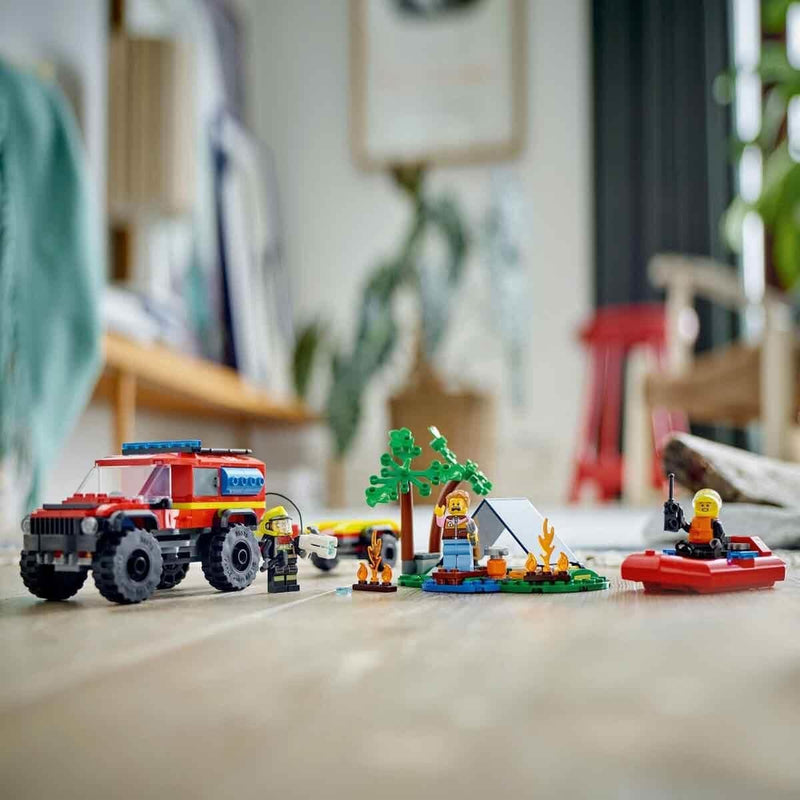 LEGO City Feuerwehrgeländewagen mit Rettungsboot, Offroad-Auto-Spielzeug für Kinder ab 5 Jahren, Ret