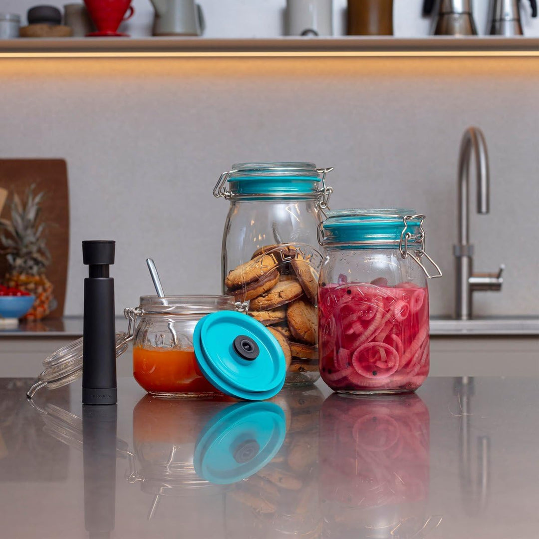 Airtender 3x Vakuumdeckel mit 3x Kilner® Einmachgläser und Vakuumpumpe – Halten Sie Lebensmittel bis