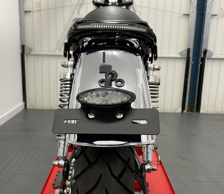 Alchemy Parts Schwarz Sehr Hell E-Geprüft Klarglas Rot LED Heck Bremsleuchte mit Nummernschild Numme