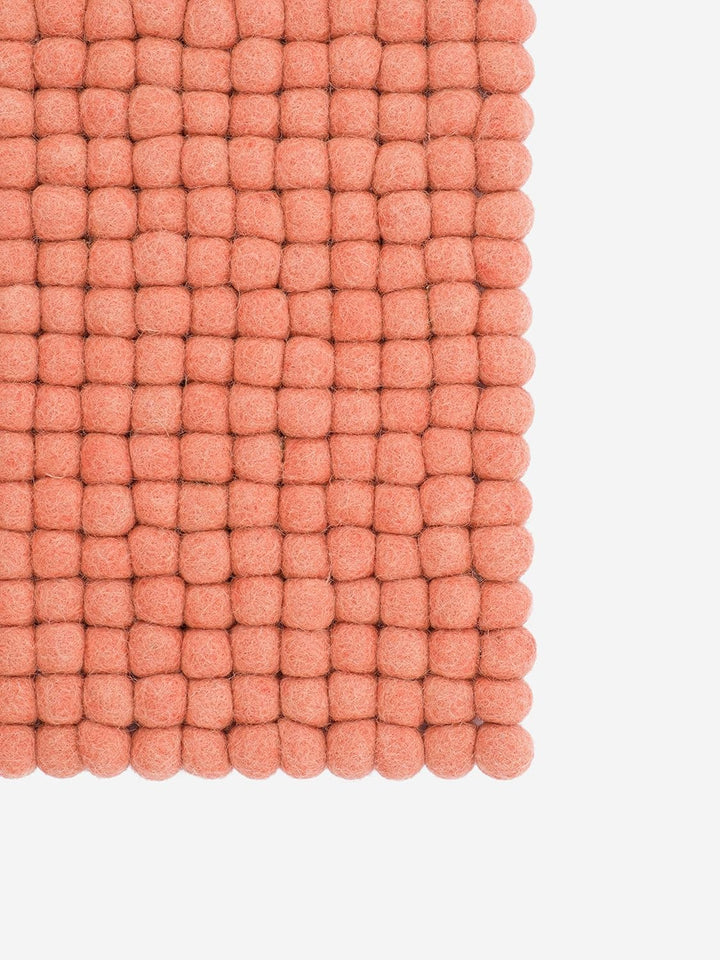 myfelt Filzkugel-Sitzauflage Stuhlauflage - Lea - quadratisch, 36x36 cm, Lachsfarben, Lachsfarben