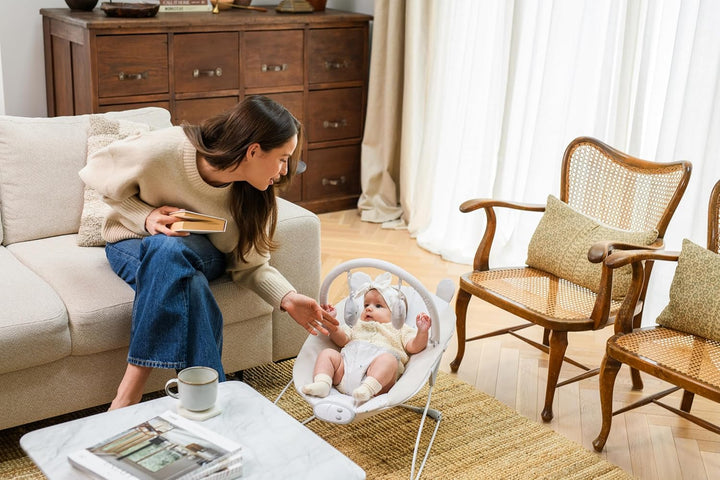 MoMi GLOSSY Babywippe für Babys bis 9 kg, 3-Punkt-Sicherheitsgurt, Metallgestell mit Antirutsch-Füss