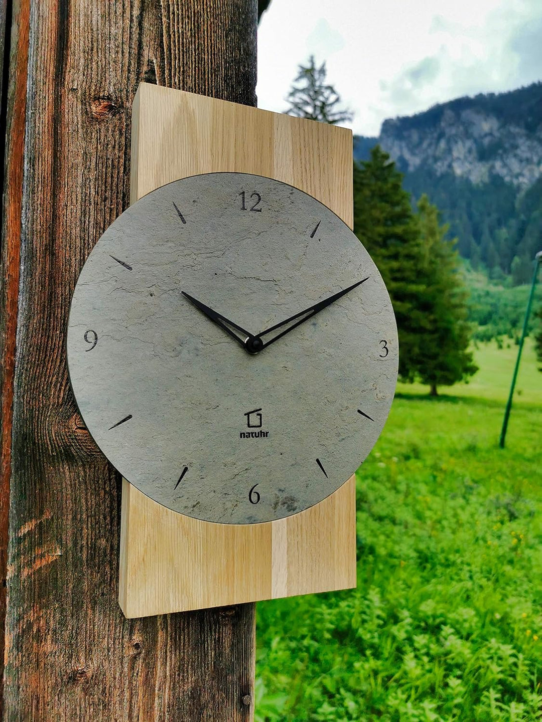 Natuhr Schiefer Wanduhr - Zugspitze - Holz Eiche Schiefer Stein geräuscharm Made in Germany (Heller