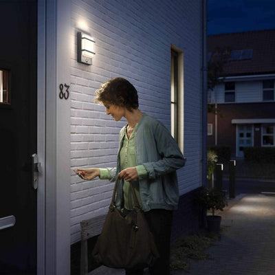 Philips myGarden LED Petronia Wandaussenleuchte mit Bewegungsmelder, Anthrazit Mit Bewegungssensor,