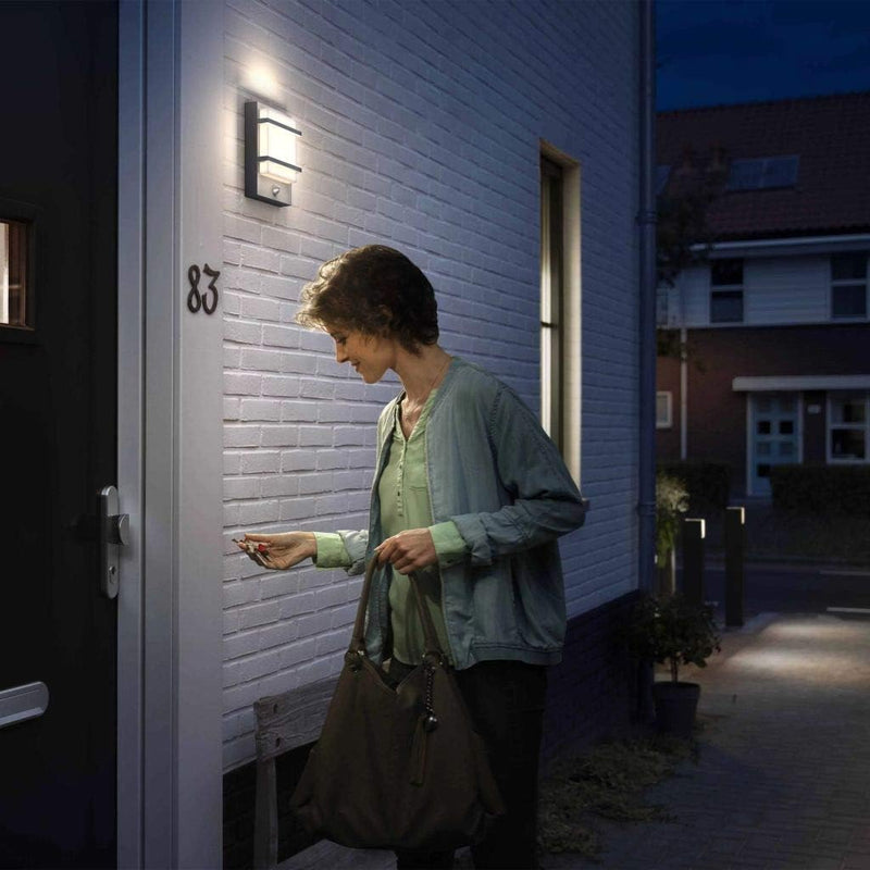 Philips myGarden LED Petronia Wandaussenleuchte mit Bewegungsmelder, Anthrazit Mit Bewegungssensor,