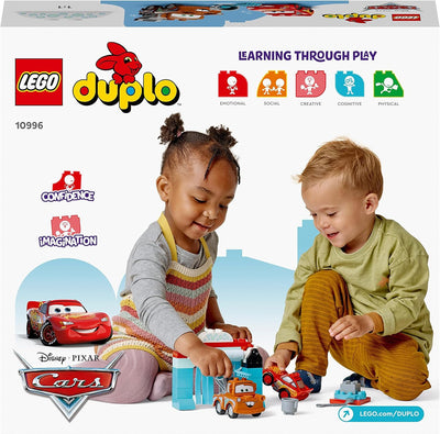 LEGO DUPLO Disney and Pixar's Cars Lightning McQueen & Mater in der Waschanlage Spielzeugautos, Moto
