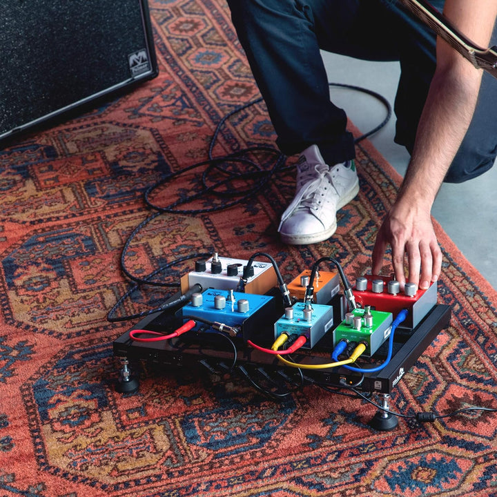 Palmer Pedalbay 40 PB Set - Pedalboard 40 cm inkl Palmer WT PB 40 Netzteil mit 8 Ausgängen, 40 cm
