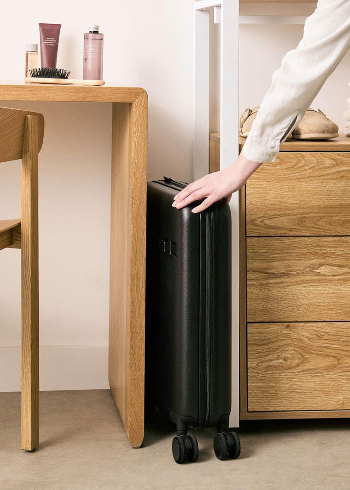 CREATE / Luggage Studio FALTBAR/Faltbarer Polykarbonat-Hartschalenkoffer Schwarz / 37,5x24x54cm / TS