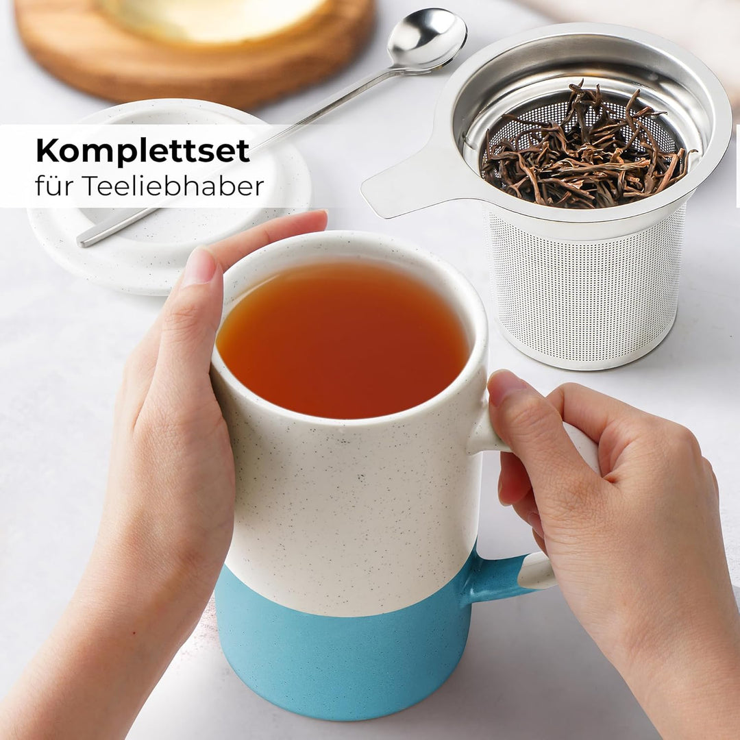 MIAMIO - Tee Tassen Set 2 x 500 ml mit Deckel und Sieb/Keramik Tee Becher mit Teeei und Löffel für d