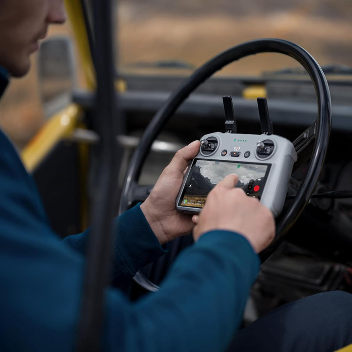 DJI RC 2, 20 km O4-Übertragung, 5,5-Zoll Full-HD-Bildschirm, Smart-Fernsteuerung für Drohnen Standar