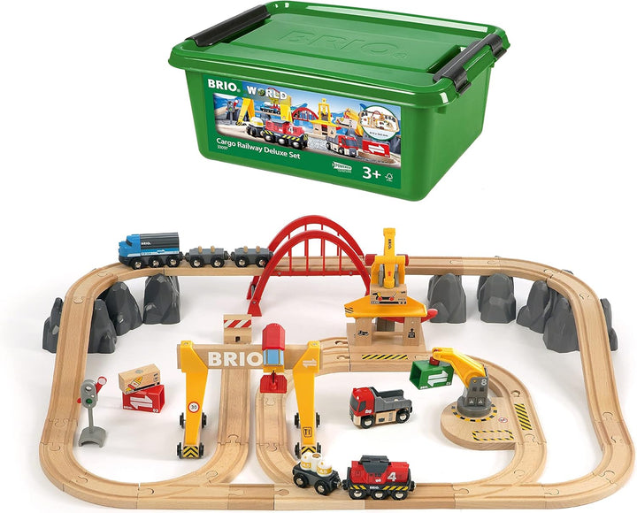 BRIO Bahn 33097 - Frachten Set Deluxe & Bahn 33696 - Langholzwagen Bundle mit Langholzwagen, Bundle
