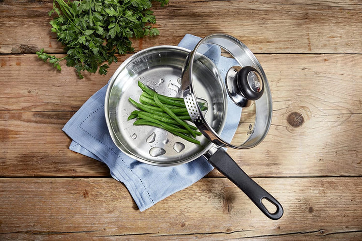 Judge Vista Mittelgrosser Kochtopf aus Edelstahl mit Abgiessrand, 14cm, 1L Bruchsicherer Siebdeckel
