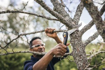 Fiskars Plus Klappsäge, Für dicke Stämme und Äste, 3 Schneidpositionen, Scharfes Power Tooth-Blatt,