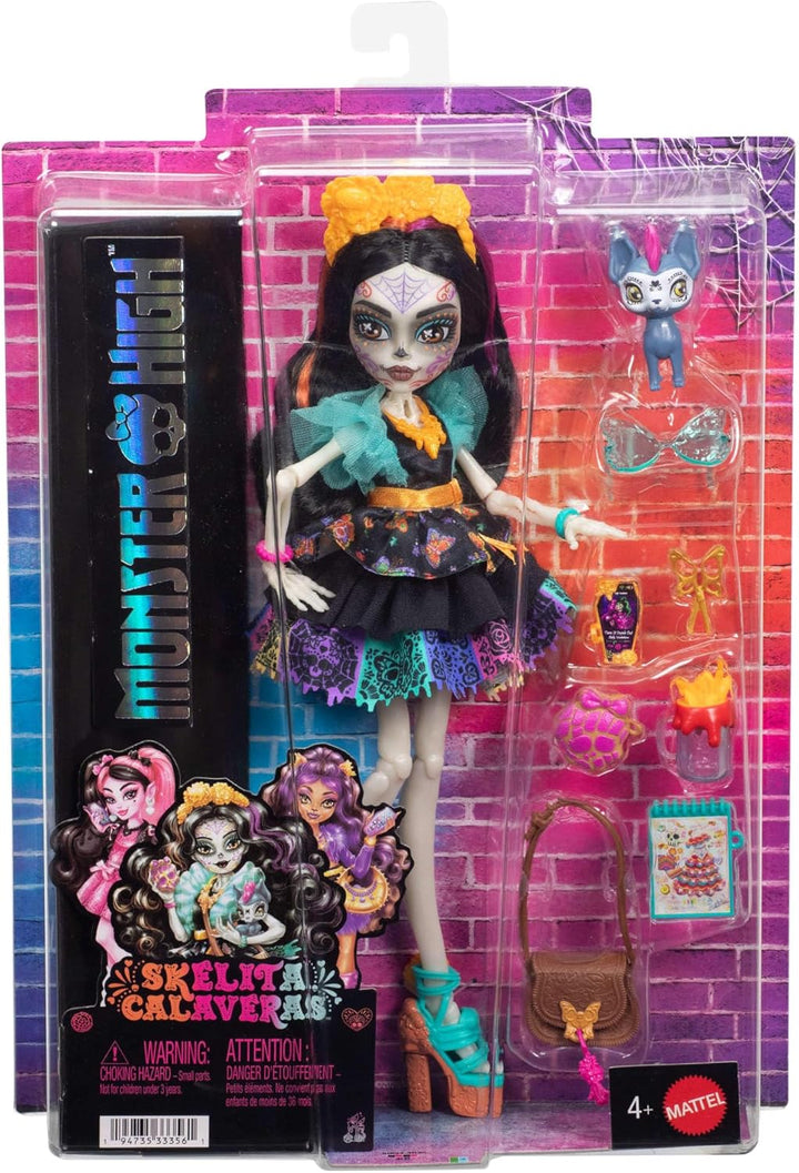 Monster High-Puppe Skelita Calaveras in farbenfrohem Papel-Picado-Kleid mit Hündchen Candelita und 7