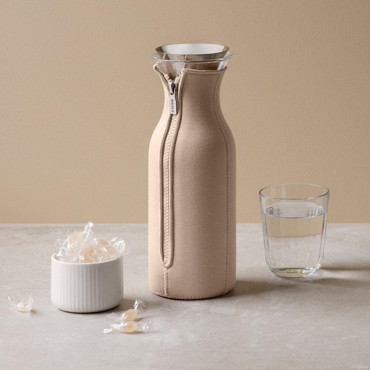 EVA SOLO – Kühlschrankkaraffe | skandinavisches Design | 1 Liter - 1.0l| Borrosilikat-Glas, Edelstah