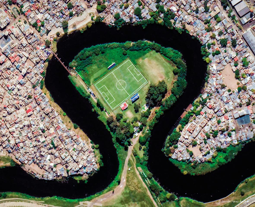 Le tour du monde en 80 stades: Les terrains de foot les plus insolites de la planète, Gebundenes Buc